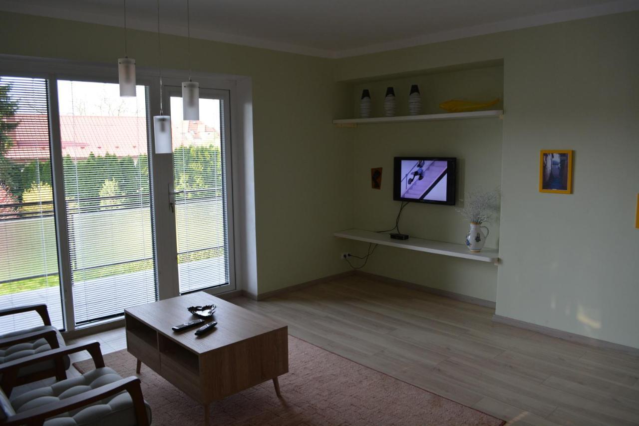 Retro vila , ubytování jen pro české občany Slušovice Extérieur photo