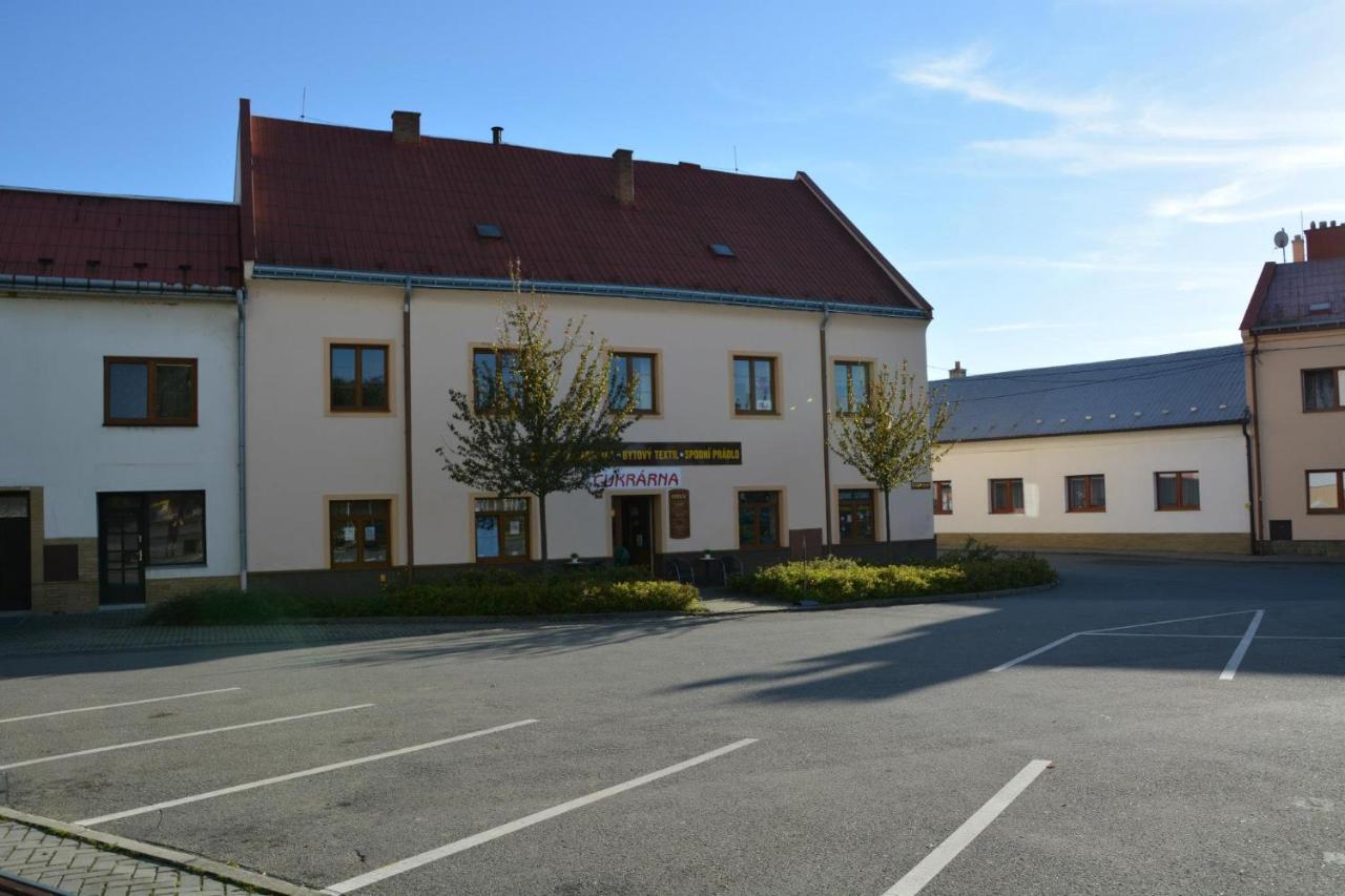 Retro vila , ubytování jen pro české občany Slušovice Extérieur photo